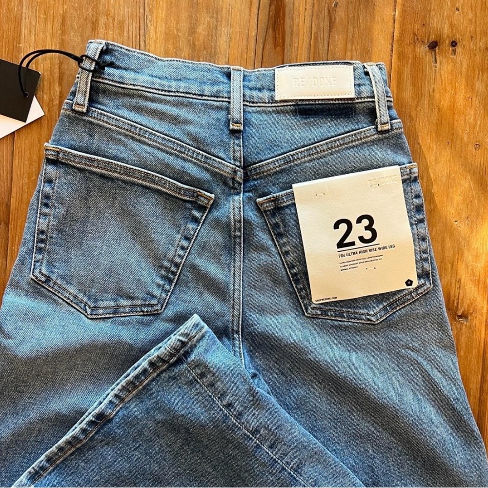 Re/Done NWT 70s Ultra High Rise Wide Leg Jeans in Media Noche size 23